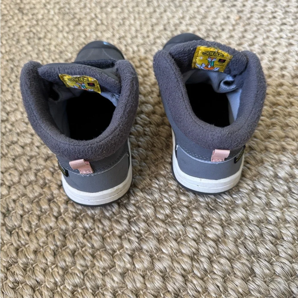 Keen Kids Winter Gray‎ Boots Waterproof Insulated Toddler Size 11